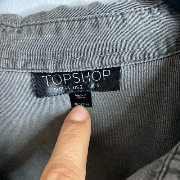 TOPSHOP - Black/dark grey studded buttons down shirt - US2 - Picture 3 of 7